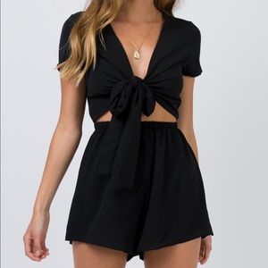 Black sweet Sahara tie front play suit